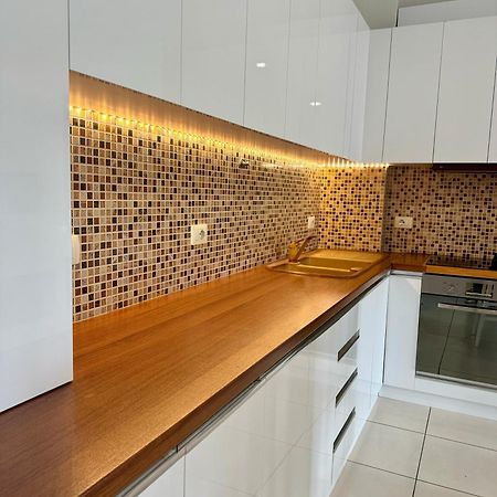 Belaire Luxury Apartment Sarandë Exteriör bild