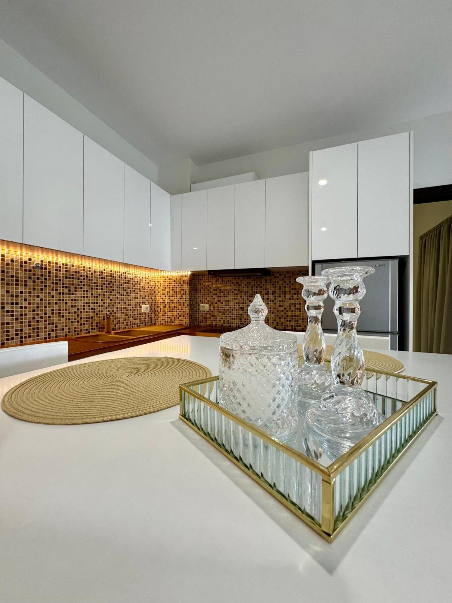 Belaire Luxury Apartment Sarandë Exteriör bild