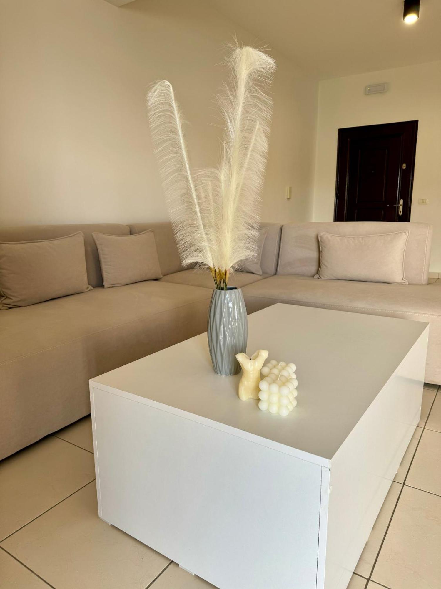Belaire Luxury Apartment Sarandë Exteriör bild