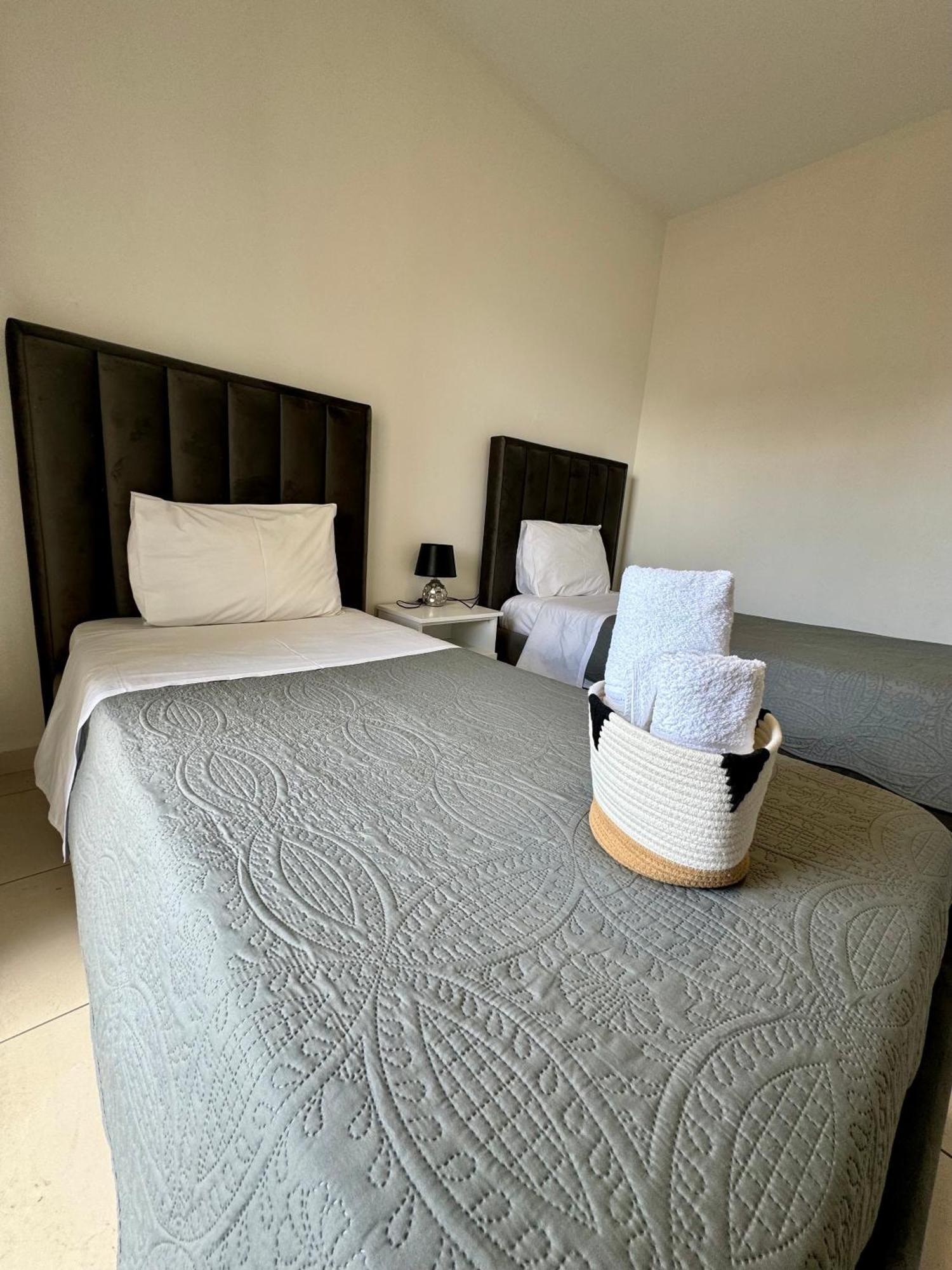 Belaire Luxury Apartment Sarandë Exteriör bild