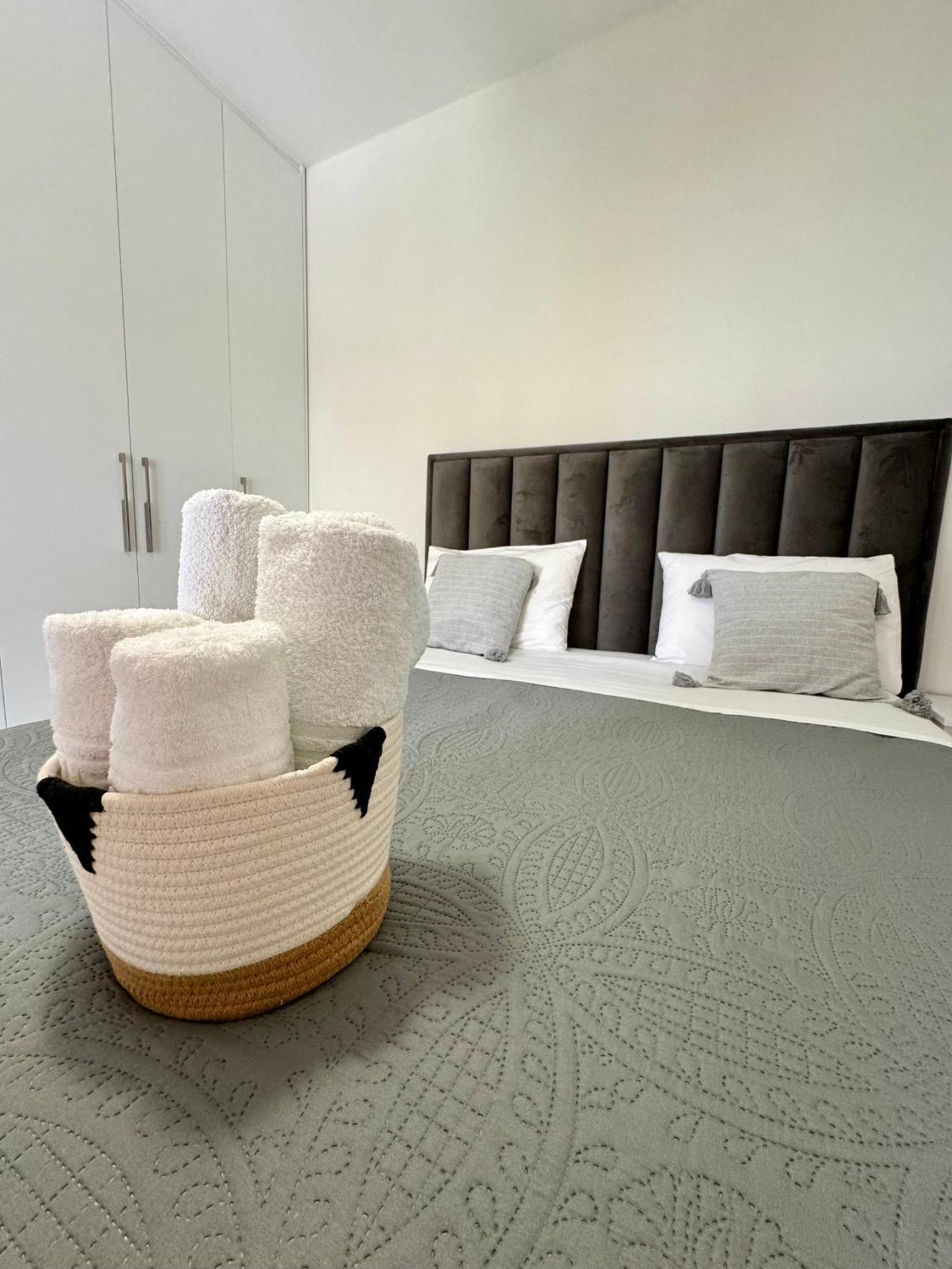 Belaire Luxury Apartment Sarandë Exteriör bild